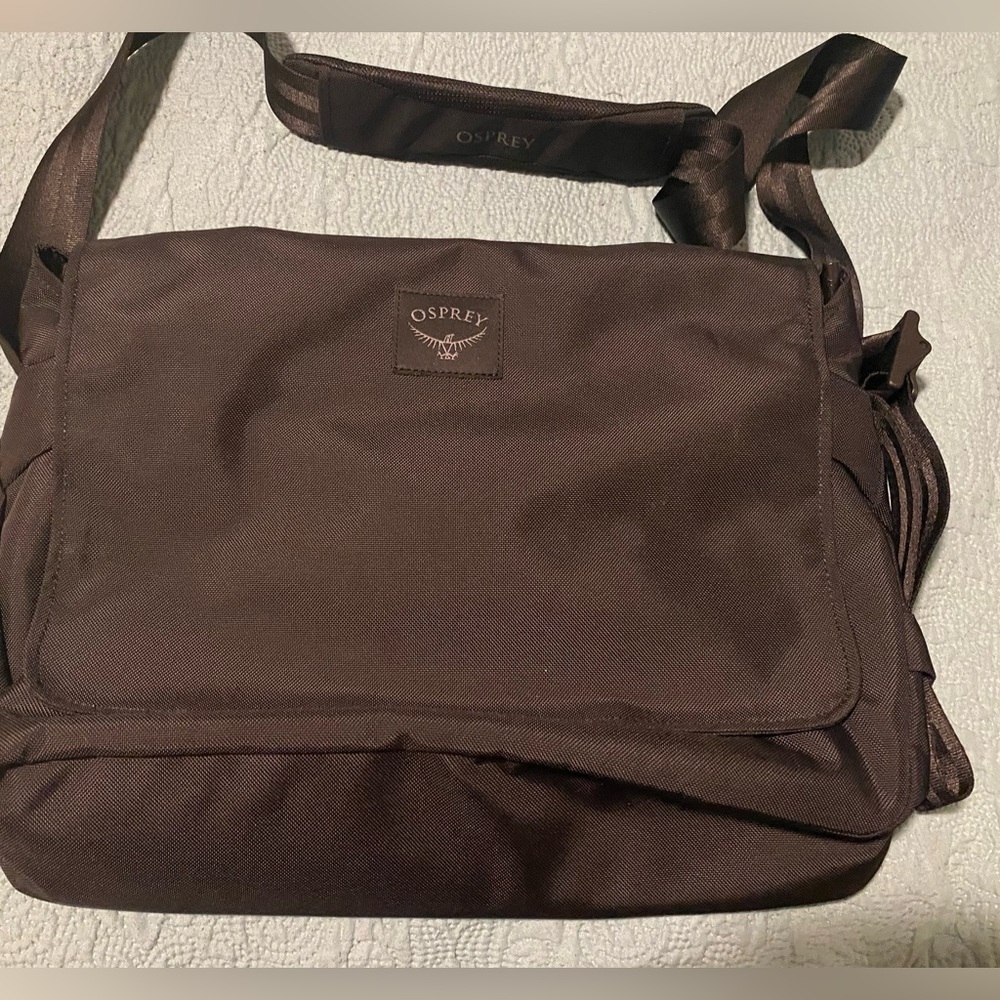 Osprey Messenger Laptop Back